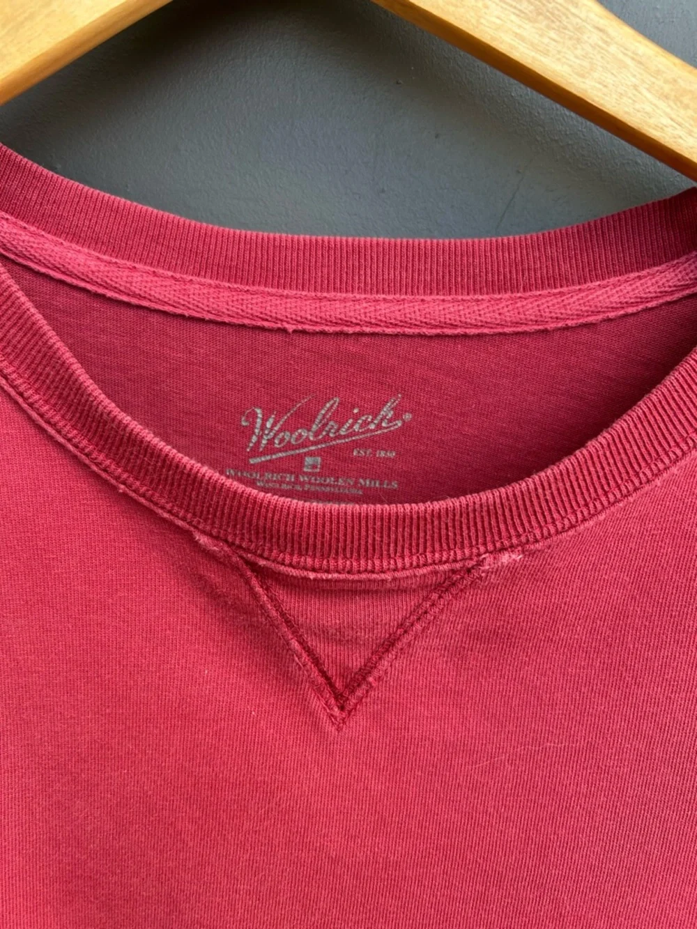 Woolrich Men’s Classic Crewneck long sleeve Tee in lfaded Burgundy - L - Picture 6 of 10